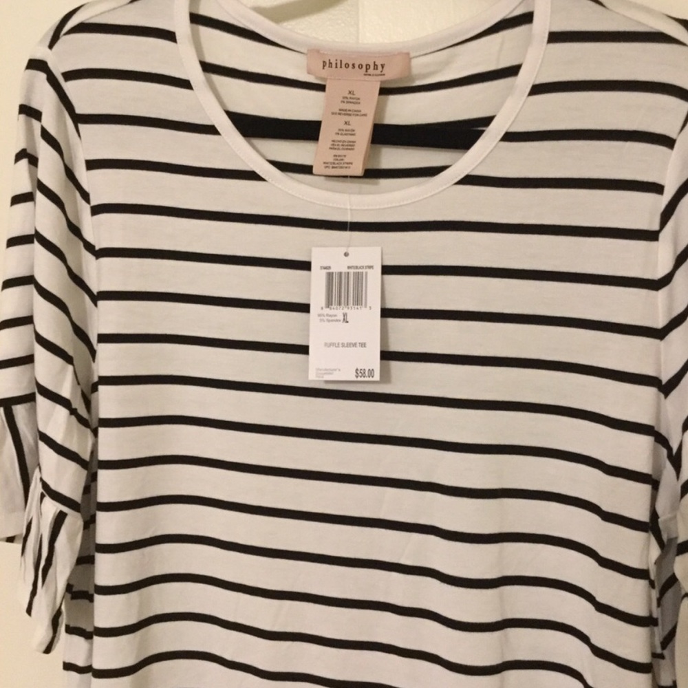 NEW Medium. B/W, soft, slinky ruffled sleeved T! - Picture 5 of 12